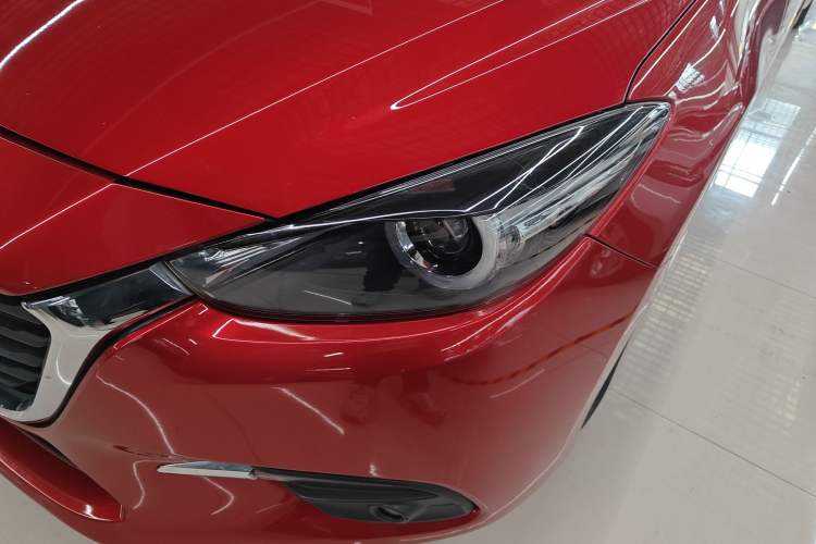 Used Mazda 3 Axela 2017 Sedan 1.5L Automatic Luxury Model Emission Standard China V Left Front Headlight