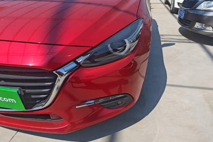 Used Mazda 3 Axela 2017 Hatchback 1.5L Automatic Luxury Model Emission Standard China V Left Front Headlight