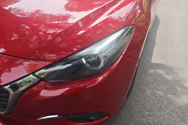 Used Mazda 3 Axela 2017 Sedan 1.5L Automatic Luxury Model Emission Standard China V Left Front Headlight
