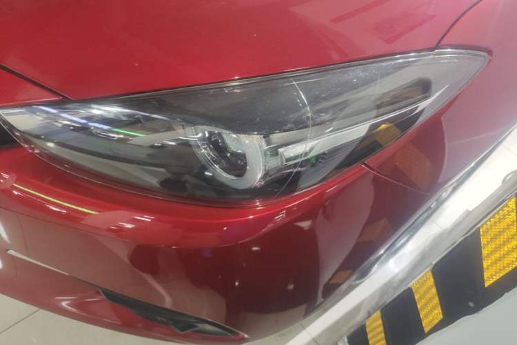 Used Mazda 3 Axela 2017 Sedan 1.5L Automatic Luxury Model Emission Standard China V Left Front Headlight