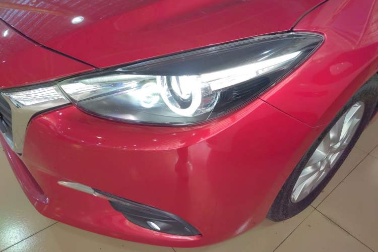 Used Mazda 3 Axela 2017 Sedan 1.5L Automatic Luxury Model Emission Standard China V Left Front Headlight