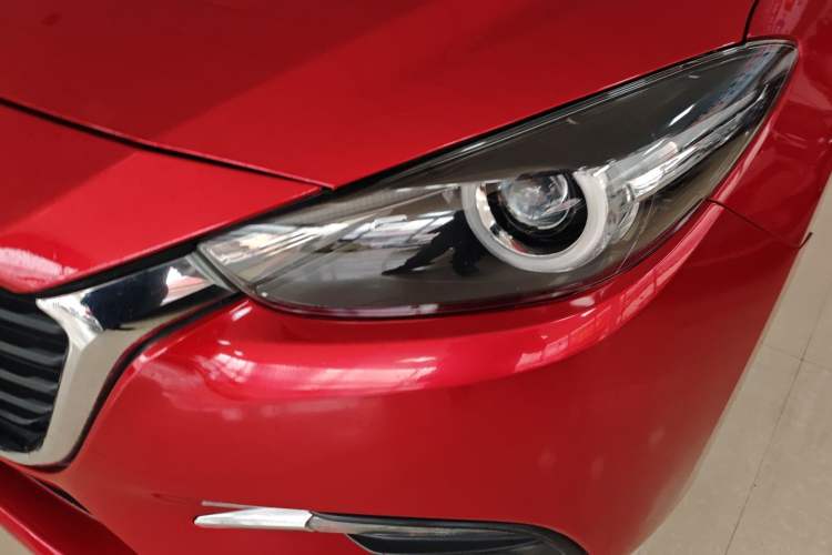 Used Mazda 3 Axela 2017 Sedan 1.5L Automatic Luxury Model Emission Standard China V Left Front Headlight