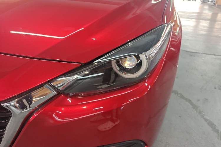 Used Mazda 3 Axela 2017 Hatchback 2.0L Automatic Luxury Model Emission Standard China V Left Front Headlight