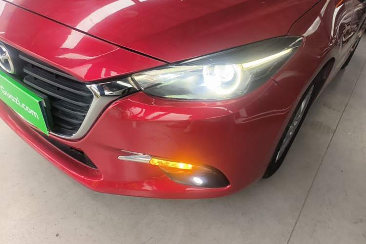 Used Mazda 3 Axela 2017 Sedan 1.5L Automatic Luxury Model Emission Standard China V Left Front Headlight