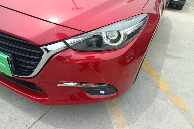 Used Mazda 3 Axela 2017 Sedan 1.5L Automatic Luxury Model Emission Standard China V Left Front Headlight