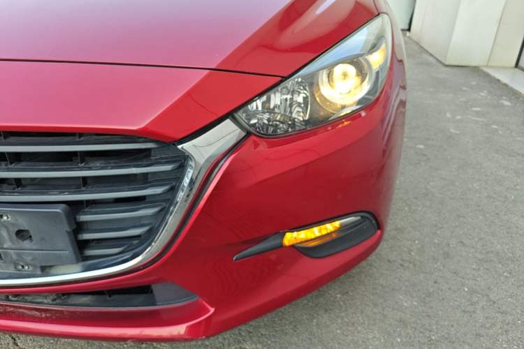 Used Mazda 3 Axela 2017 Sedan 1.5L Automatic Comfort Model Emission Standard China V Left Front Headlight