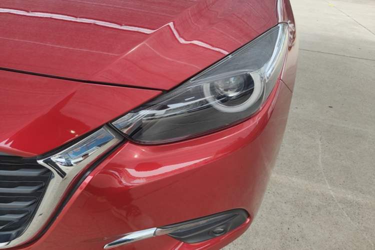 Used Mazda 3 Axela 2017 Sedan 1.5L Automatic Luxury Model Emission Standard China V Left Front Headlight