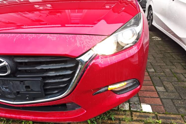 Used Mazda 3 Axela 2017 Sedan 1.5L Automatic Comfort Model Emission Standard China V Left Front Headlight