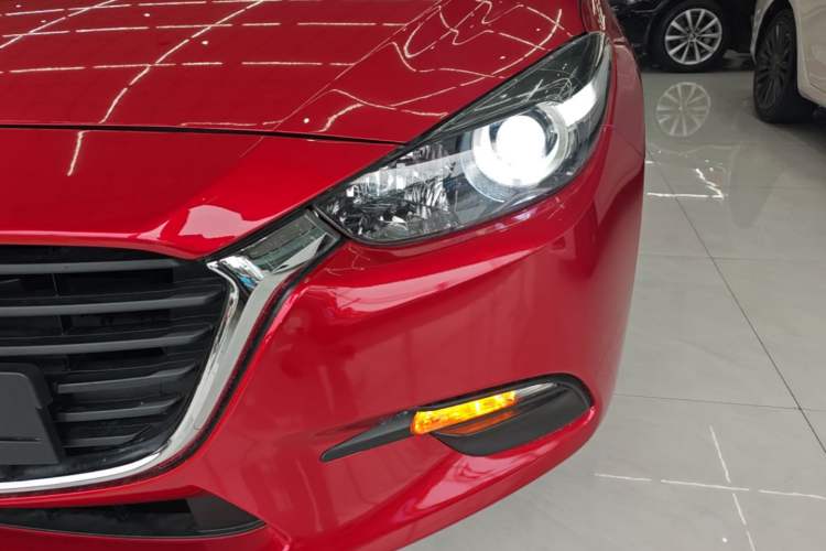 Used Mazda 3 Axela 2017 Sedan 1.5L Automatic Comfort Model Emission Standard China V Left Front Headlight