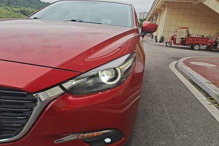 Used Mazda 3 Axela 2017 Hatchback 2.0L Automatic Sport Model China V Emission Standard Left Front Headlight