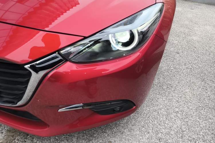 Used Mazda 3 Axela 2017 Sedan 1.5L Automatic Luxury Model Emission Standard China V Left Front Headlight