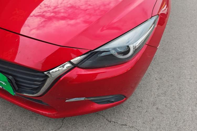 Used Mazda 3 Axela 2017 Sedan 1.5L Automatic Luxury Model Emission Standard China V Left Front Headlight