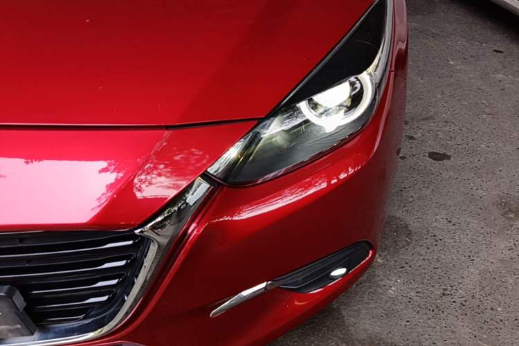 Used Mazda 3 Axela 2017 Hatchback 2.0L Automatic Sport Model China V Emission Standard Left Front Headlight