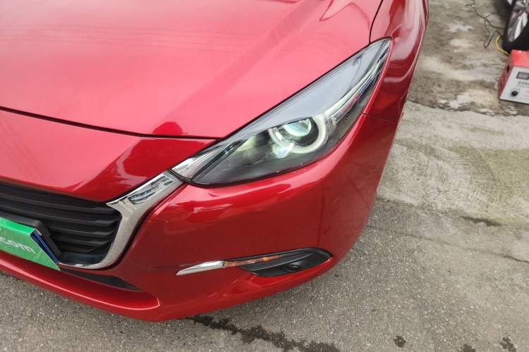 Used Mazda 3 Axela 2017 Sedan 1.5L Automatic Luxury Model China VI Standard Left Front Headlight