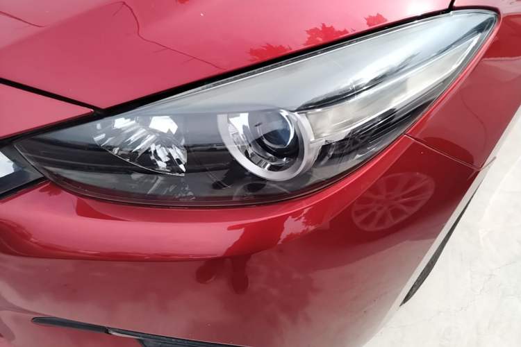 Used Mazda 3 Axela 2017 Sedan 1.5L Automatic Comfort Model Emission Standard China V Left Front Headlight