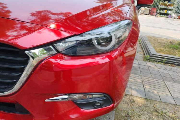 Used Mazda 3 Axela 2017 Hatchback 1.5L Automatic Luxury Model China VI Standard Left Front Headlight