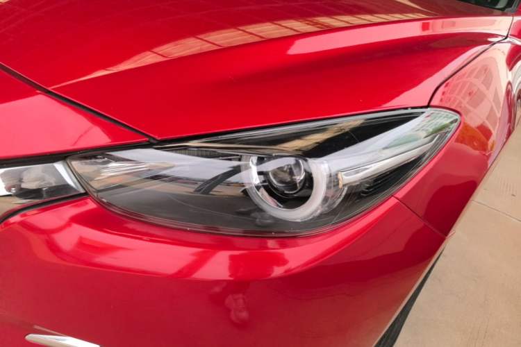 Used Mazda 3 Axela 2017 Sedan 1.5L Automatic Luxury Model Emission Standard China V Left Front Headlight
