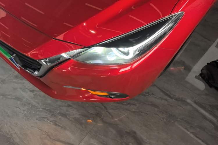 Used Mazda 3 Axela 2017 Sedan 1.5L Automatic Luxury Model Emission Standard China V Left Front Headlight