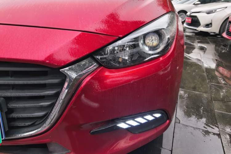 Used Mazda 3 Axela 2017 Sedan 1.5L Automatic Comfort Model Emission Standard China V Left Front Headlight