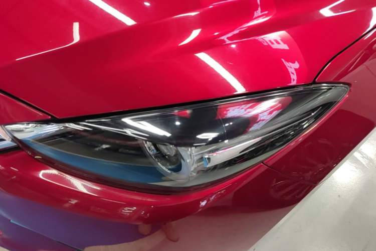 Used Mazda 3 Axela 2017 Hatchback 1.5L Automatic Luxury Model Emission Standard China V Left Front Headlight