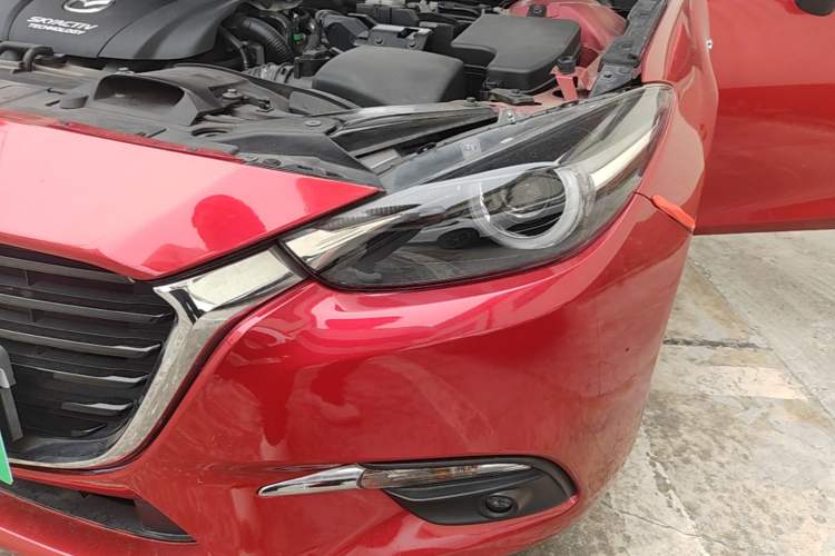 Used Mazda 3 Axela 2017 Hatchback 2.0L Automatic Sport Model China V Emission Standard Left Front Headlight