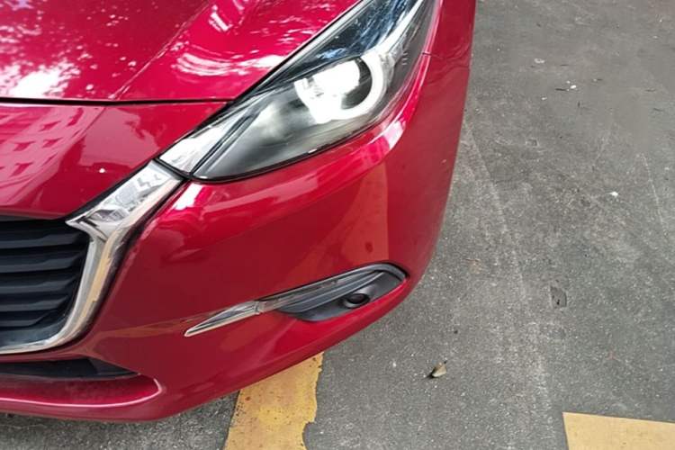 Used Mazda 3 Axela 2017 Sedan 1.5L Automatic Luxury Model Emission Standard China V Left Front Headlight