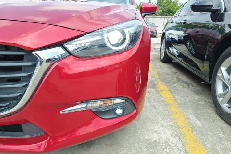 Used Mazda 3 Axela 2017 Sedan 1.5L Automatic Luxury Model Emission Standard China V Left Front Headlight