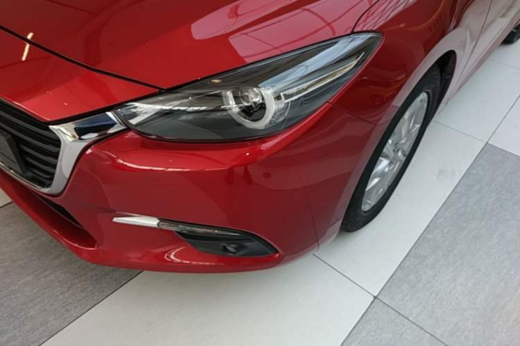 Used Mazda 3 Axela 2017 Sedan 1.5L Automatic Luxury Model Emission Standard China V Left Front Headlight