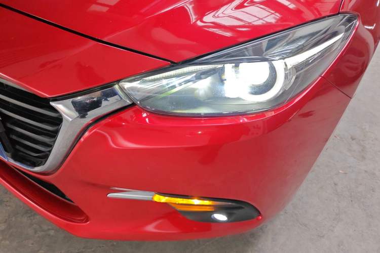 Used Mazda 3 Axela 2017 Hatchback 1.5L Automatic Luxury Model Emission Standard China V Left Front Headlight