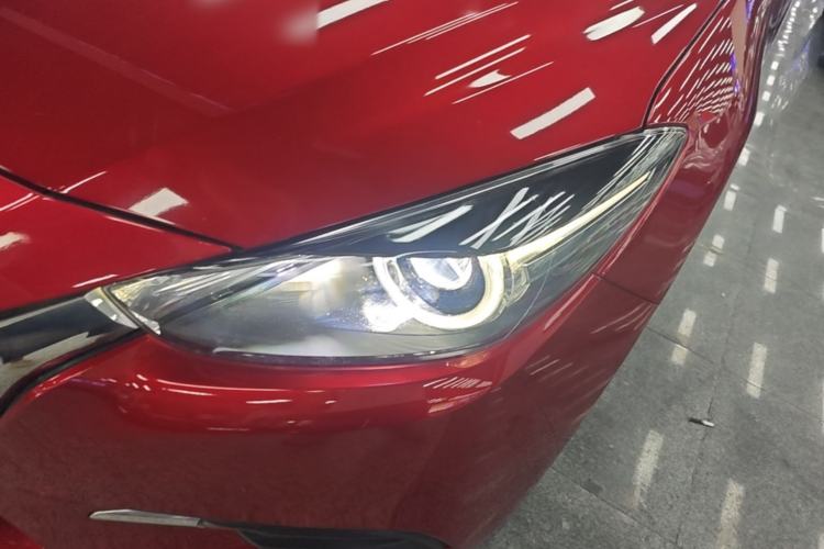 Used Mazda 3 Axela 2017 Sedan 1.5L Automatic Luxury Model Emission Standard China V Left Front Headlight