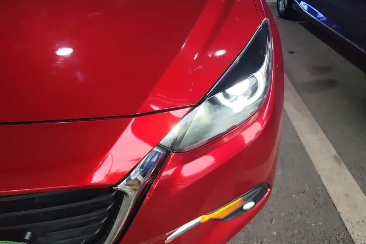 Used Mazda 3 Axela 2017 Sedan 1.5L Automatic Luxury Model Emission Standard China V Left Front Headlight
