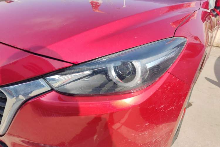 Used Mazda 3 Axela 2017 Sedan 1.5L Automatic Luxury Model Emission Standard China V Left Front Headlight