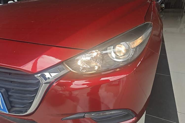 Used Mazda 3 Axela 2017 Sedan 1.5L Automatic Comfort Model China VI Standard Left Front Headlight