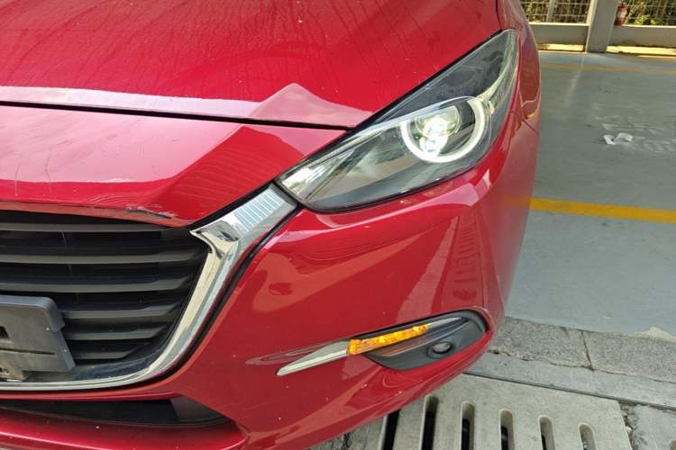 Used Mazda 3 Axela 2017 Sedan 1.5L Automatic Luxury Model Emission Standard China V Left Front Headlight