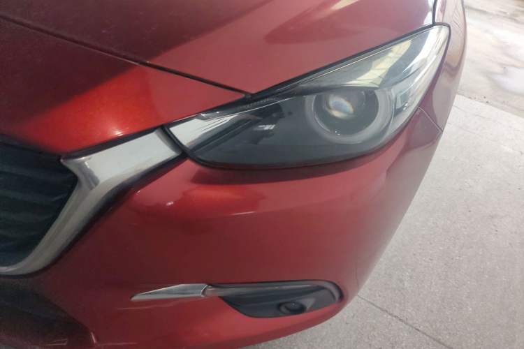 Used Mazda 3 Axela 2017 Sedan 1.5L Automatic Luxury Model Emission Standard China V Left Front Headlight