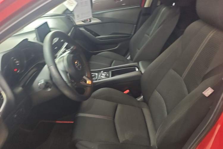 Used Mazda 3 Axela 2017 Sedan 1.5L Automatic Luxury Model China VI Standard Left Front Seat
