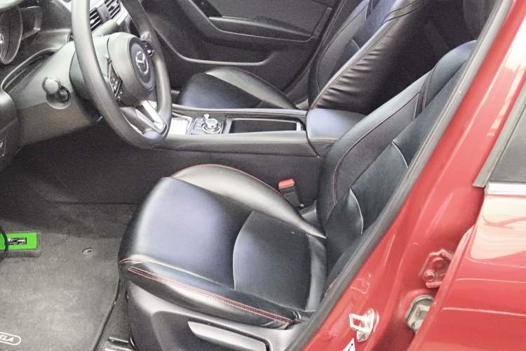 Used Mazda 3 Axela 2017 Sedan 1.5L Automatic Luxury Model Emission Standard China V Left Front Seat
