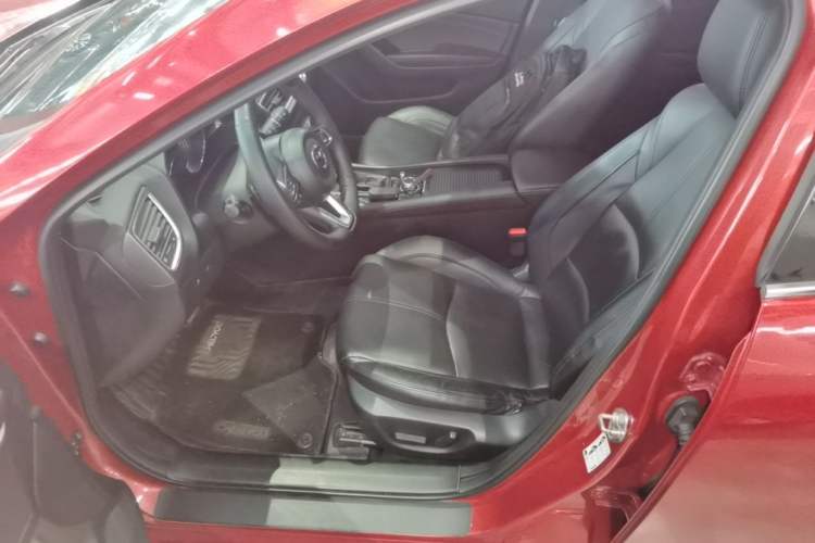 Used Mazda 3 Axela 2017 Hatchback 2.0L Automatic Sport Model China V Emission Standard Left Front Seat