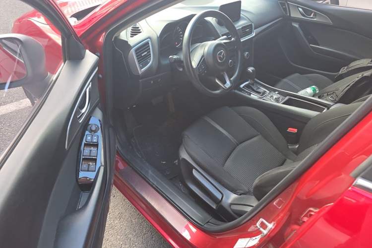 Used Mazda 3 Axela 2017 Sedan 1.5L Automatic Luxury Model Emission Standard China V Left Front Seat