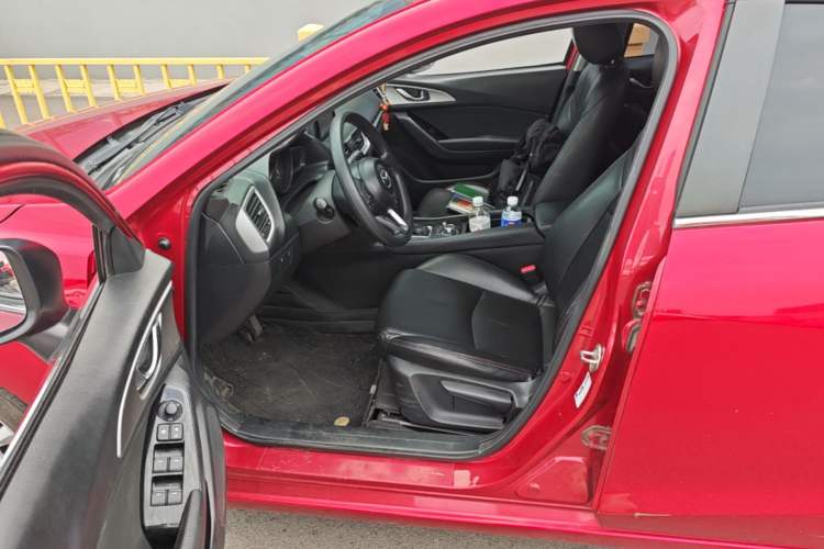 Used Mazda 3 Axela 2017 Sedan 1.5L Automatic Luxury Model Emission Standard China V Left Front Seat
