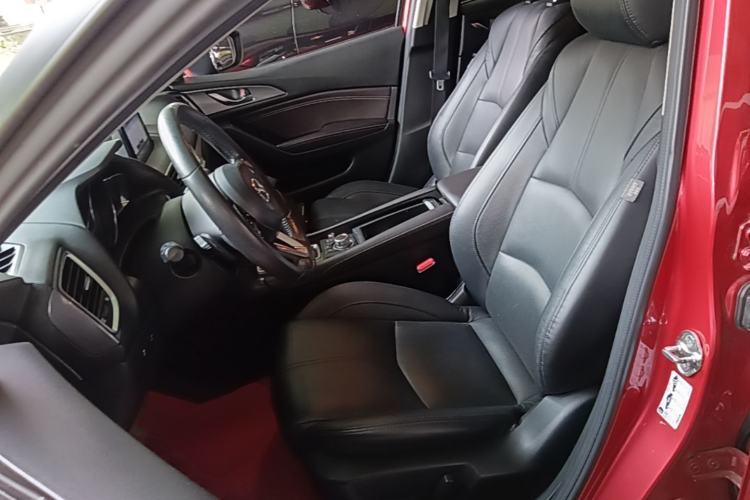 Used Mazda 3 Axela 2017 Hatchback 2.0L Automatic Sport Model China V Emission Standard Left Front Seat