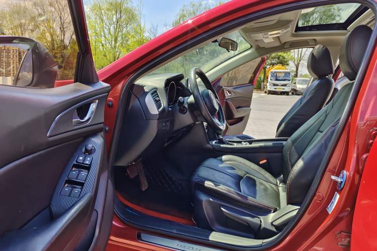 Used Mazda 3 Axela 2017 Sedan 1.5L Automatic Luxury Model Emission Standard China V Left Front Seat