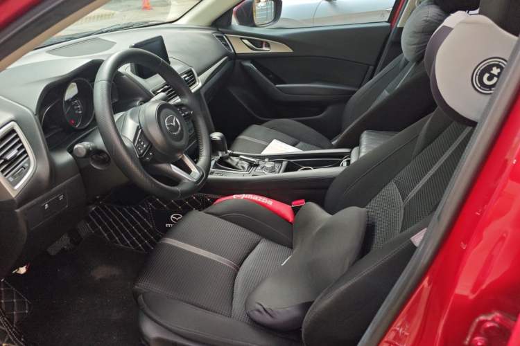 Used Mazda 3 Axela 2017 Sedan 1.5L Automatic Luxury Model China VI Standard Left Front Seat