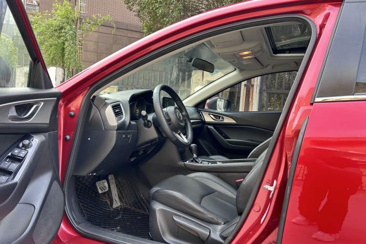 Used Mazda 3 Axela 2017 Sedan 1.5L Automatic Luxury Model Emission Standard China V Left Front Seat