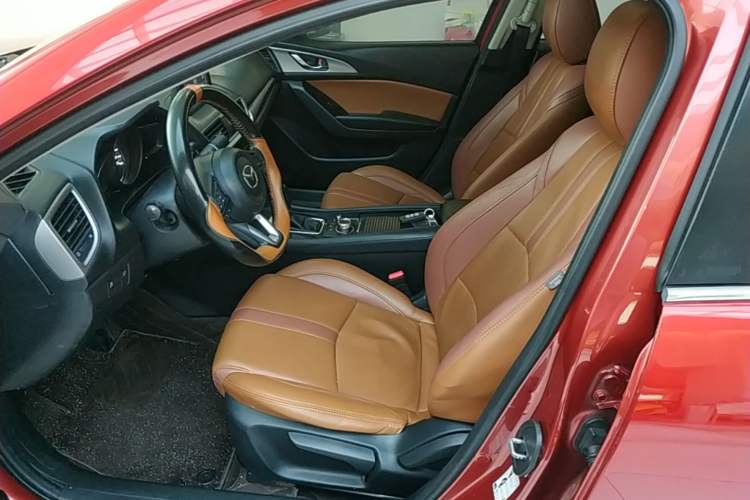 Used Mazda 3 Axela 2017 Sedan 1.5L Automatic Luxury Model Emission Standard China V Left Front Seat