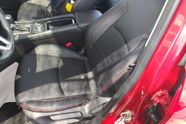 Used Mazda 3 Axela 2017 Sedan 1.5L Automatic Luxury Model China VI Standard Left Front Seat