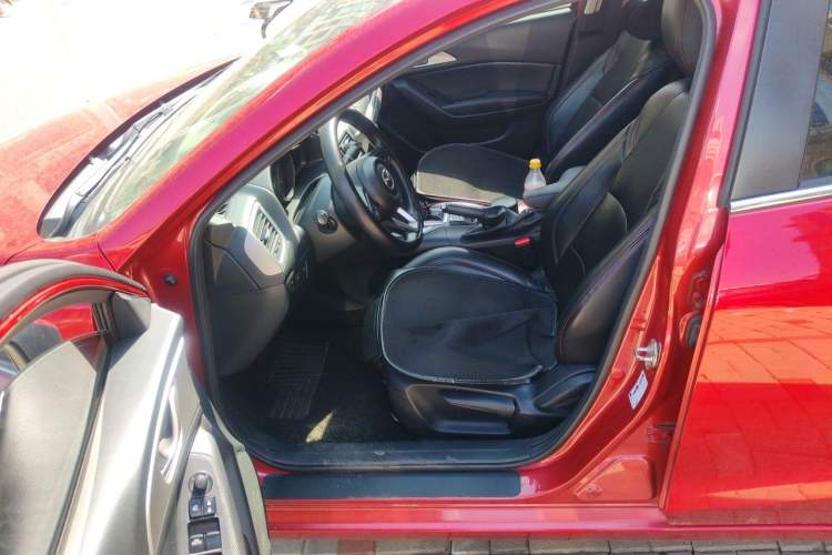 Used Mazda 3 Axela 2017 Sedan 1.5L Automatic Comfort Model China VI Standard Left Front Seat