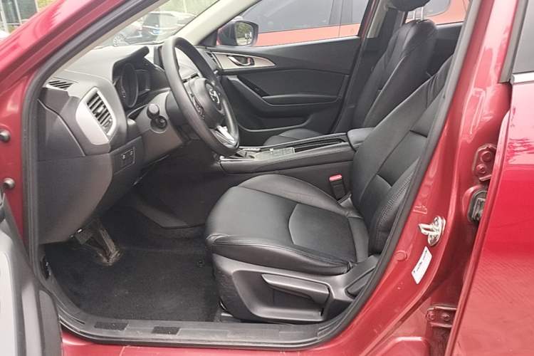 Used Mazda 3 Axela 2017 Sedan 1.5L Automatic Luxury Model Emission Standard China V Left Front Seat