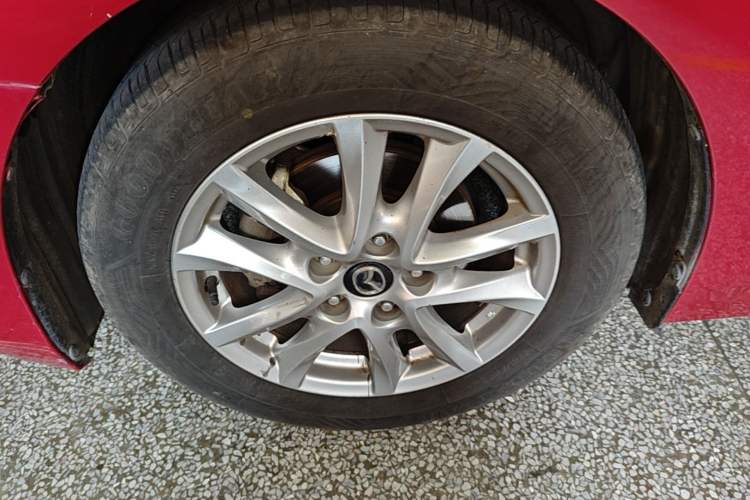 Used Mazda 3 Axela 2017 Sedan 1.5L Automatic Luxury Model Emission Standard China V Left Front Wheel Hub