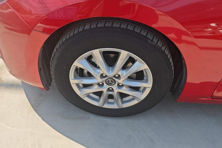 Used Mazda 3 Axela 2017 Hatchback 1.5L Automatic Luxury Model Emission Standard China V Left Front Wheel Hub